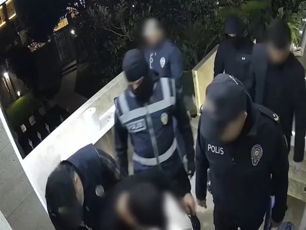 Sahte Polis Kıyafetiyle Kripto Vurgunu! 4 Milyon Dolarlık Soygunda Dehşet Görüntüler